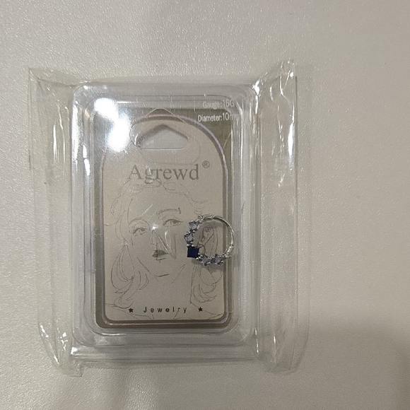 Daith earring, helix, Or rook earrings** offering multiple styling** - Picture 4 of 6